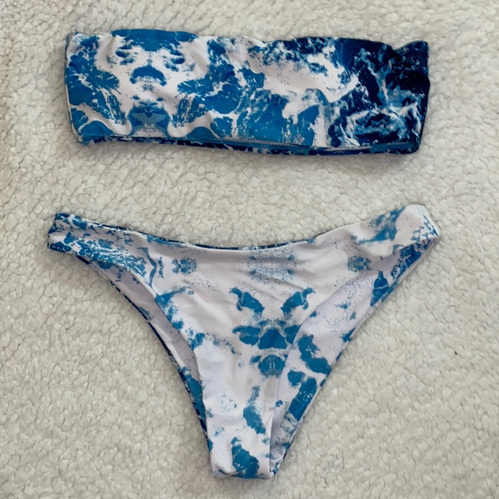 Waves / tie dye bandeau bikini set